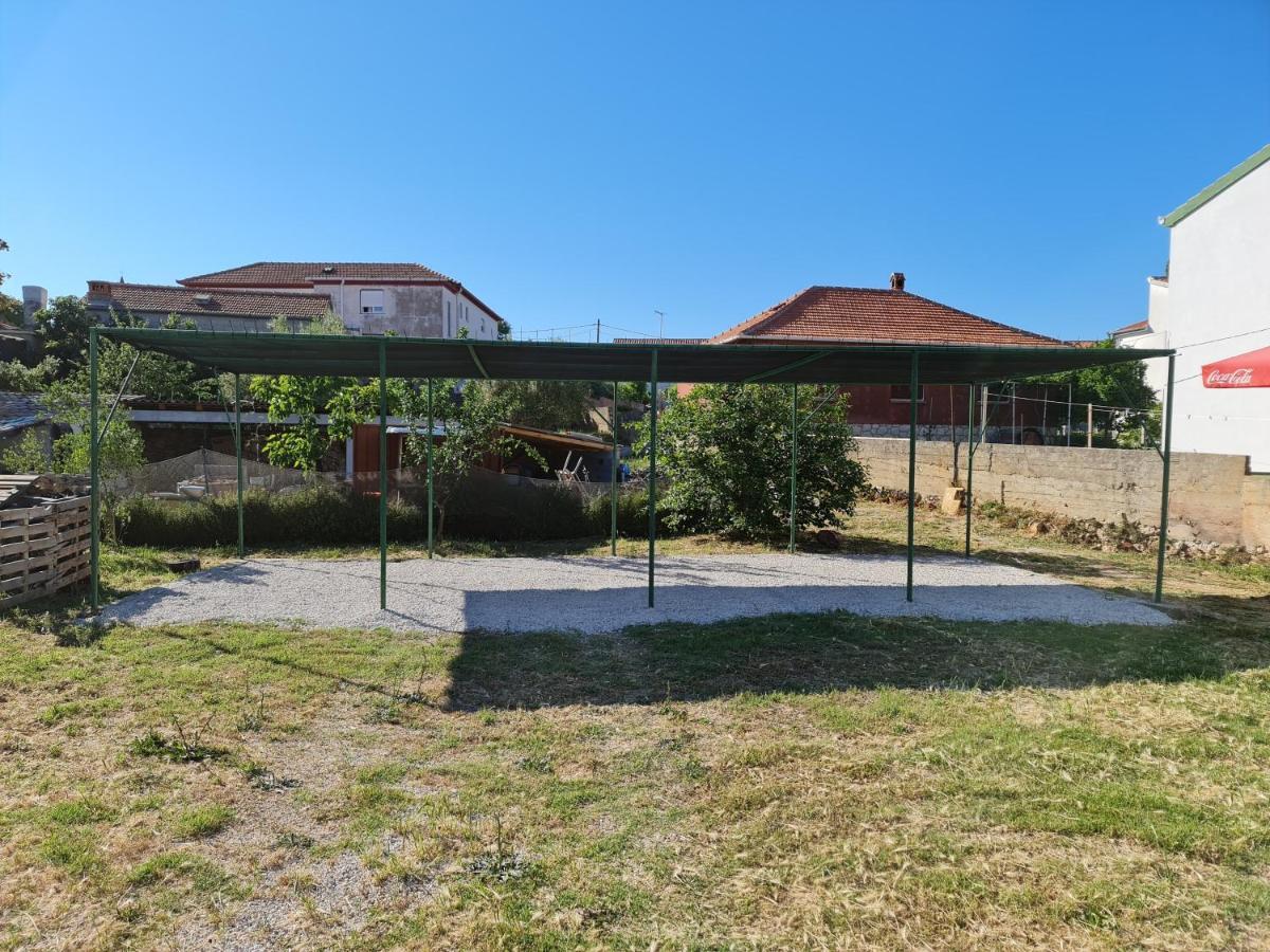 אוגייאן Apartmani Lenka מראה חיצוני תמונה
